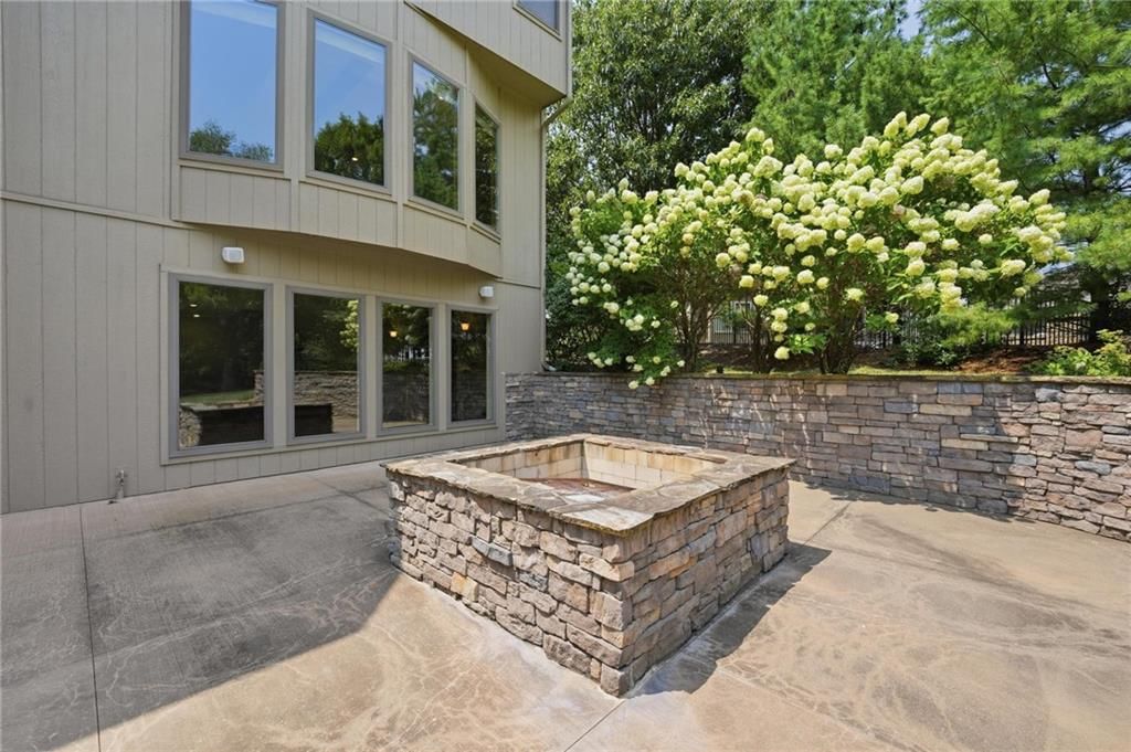 9415 N Kensington Avenue — photo 82
