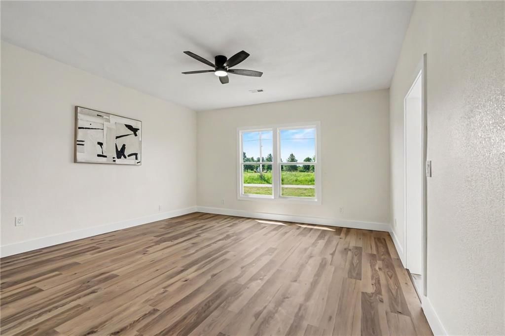 7560 Hoover Road — photo 9
