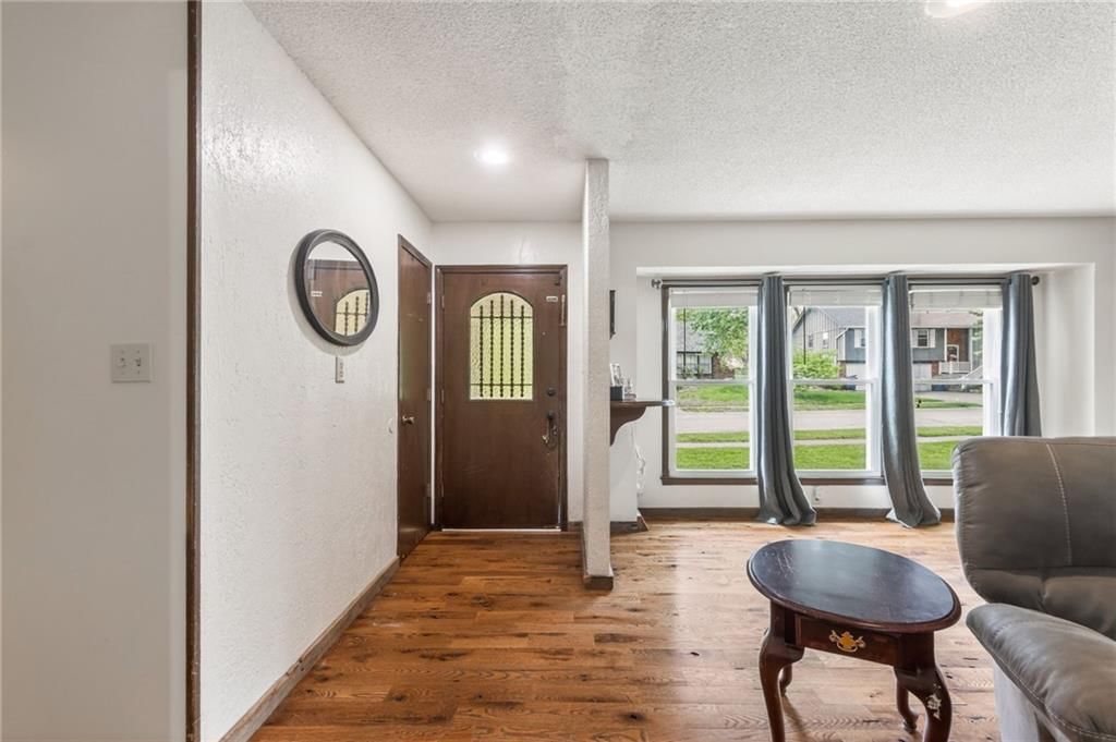 1524 Oxford Court — photo 11