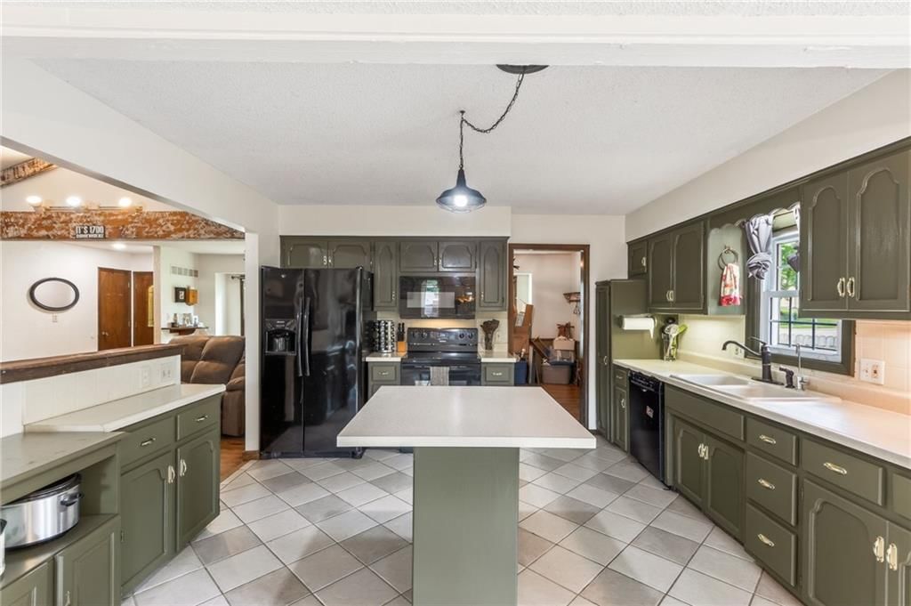 1524 Oxford Court — photo 18