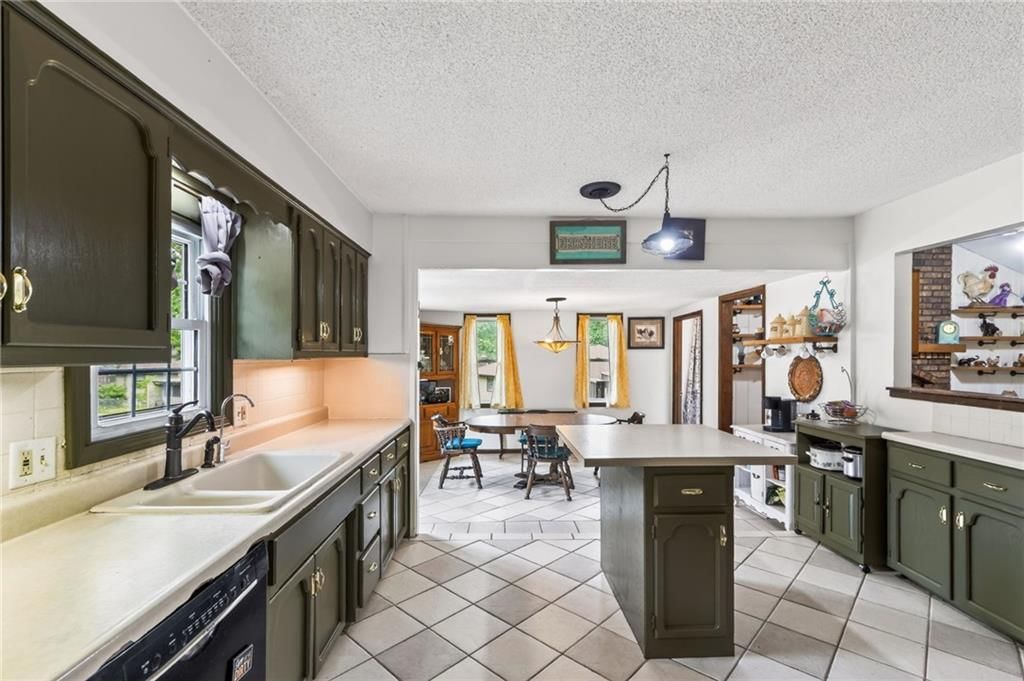 1524 Oxford Court — photo 19