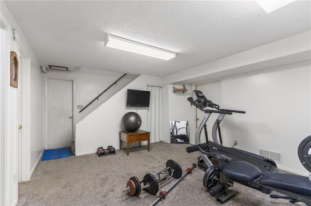 1524 Oxford Court — photo 35