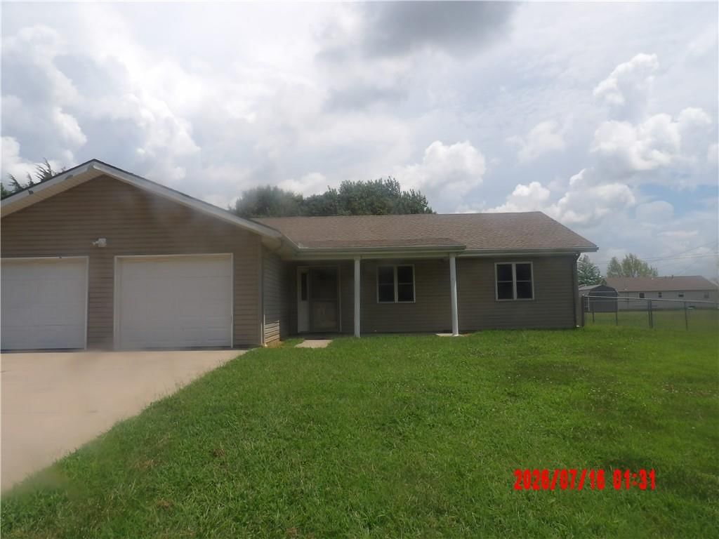411 Briarwood Drive — photo 1