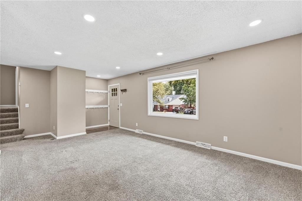 5336 N Richmond Avenue — photo 6