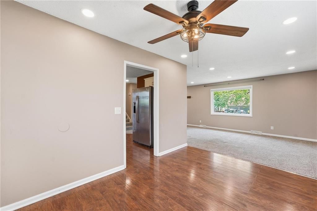 5336 N Richmond Avenue — photo 9