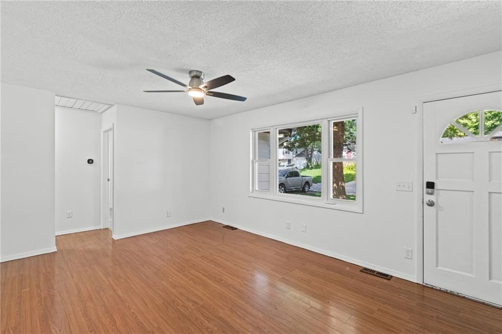 8033 NE San Rafael Drive — photo 5