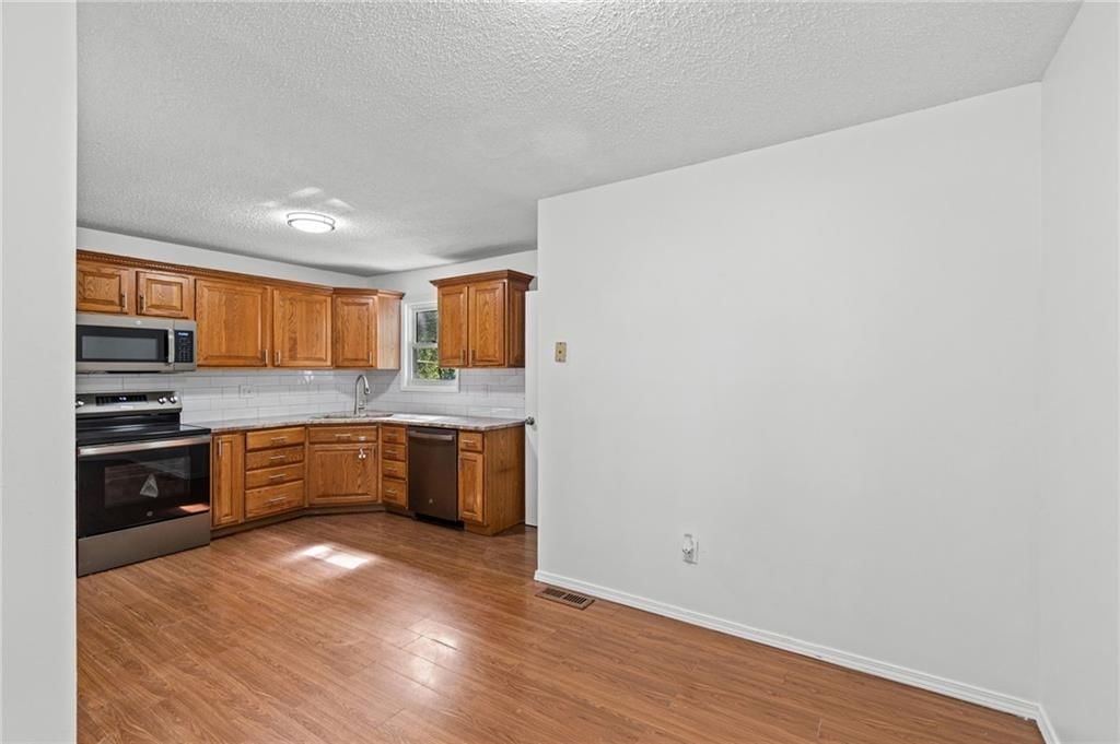 8033 NE San Rafael Drive — photo 7