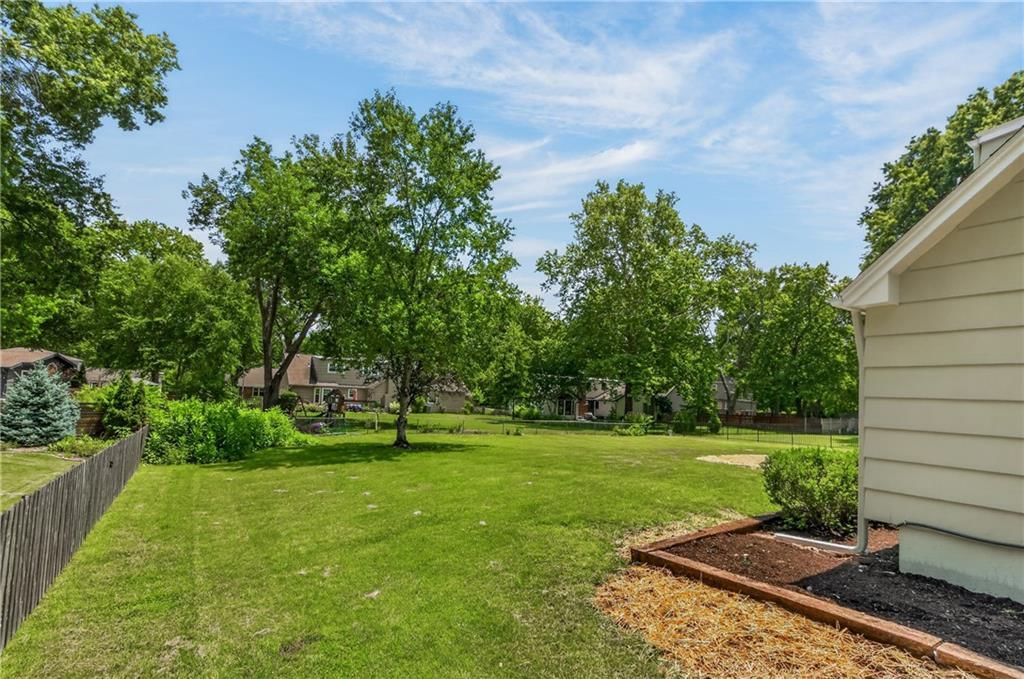 10505 Belinder Road — photo 41