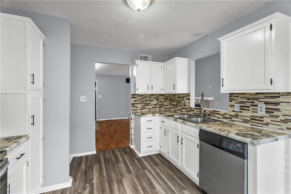 12736 W 108th Street — photo 11