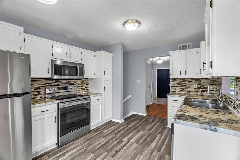 12736 W 108th Street — photo 12