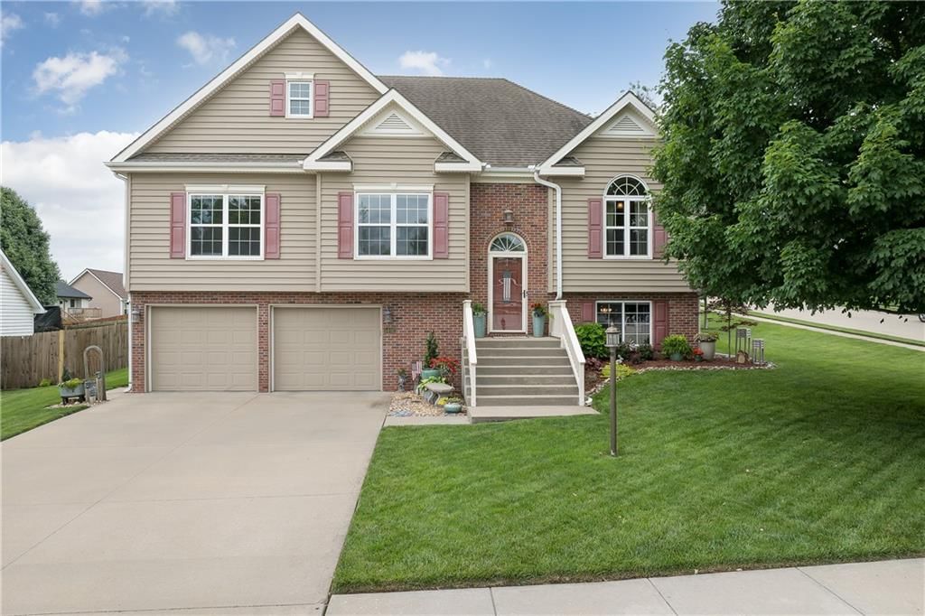 5602 Long View Drive — photo 1