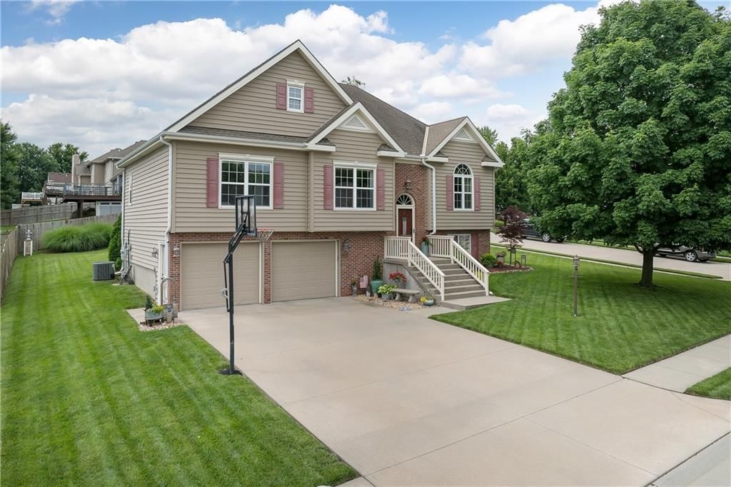 5602 Long View Drive — photo 2