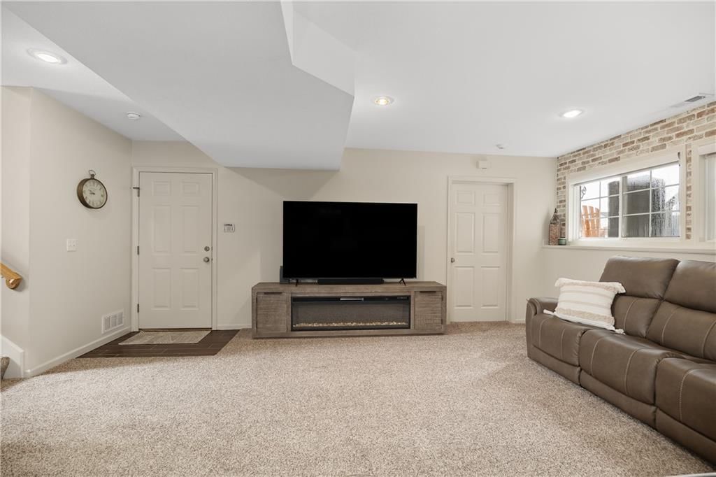 5602 Long View Drive — photo 32