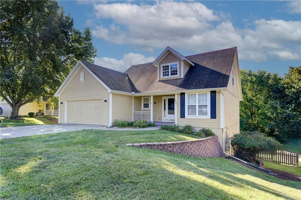 1721 Collins Drive — photo 1