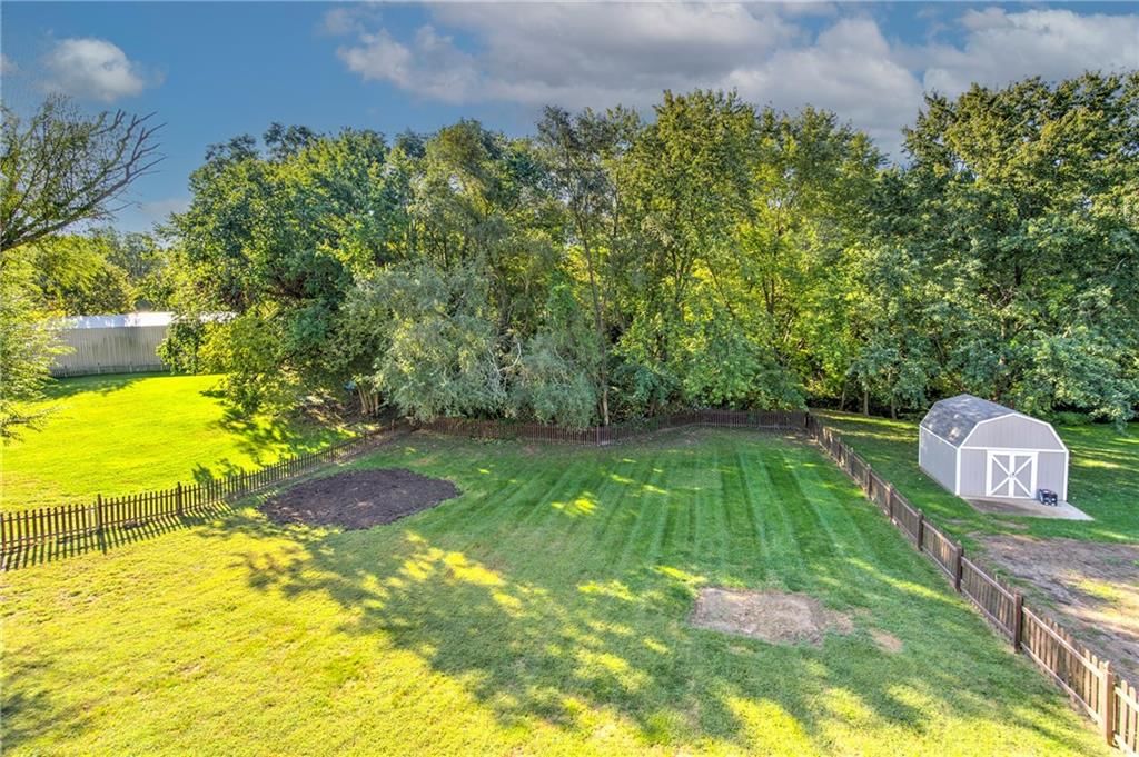 1721 Collins Drive — photo 2