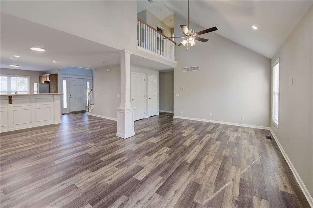 1721 Collins Drive — photo 3