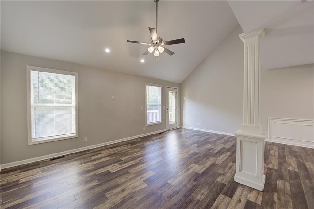 1721 Collins Drive — photo 4