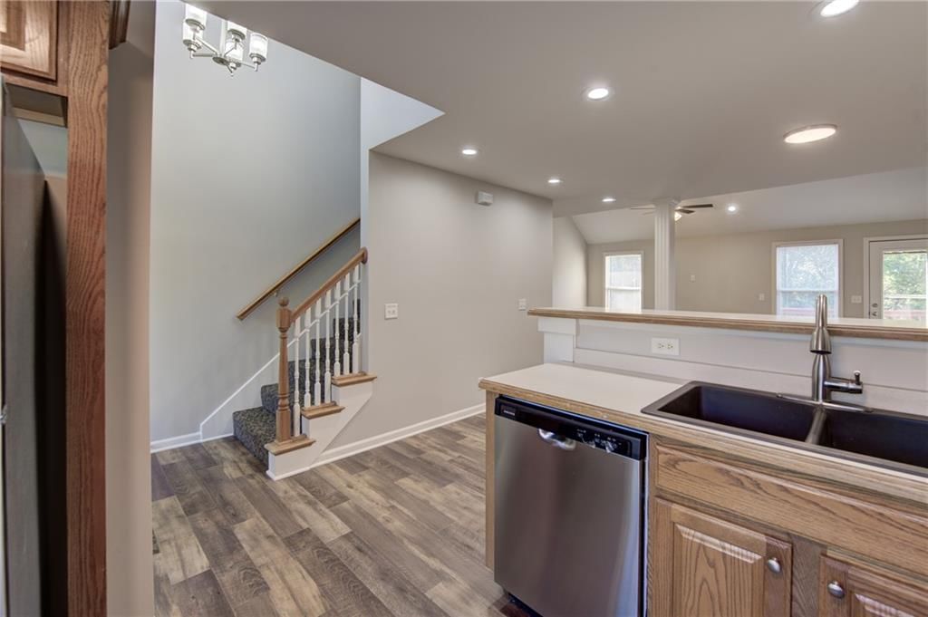 1721 Collins Drive — photo 6
