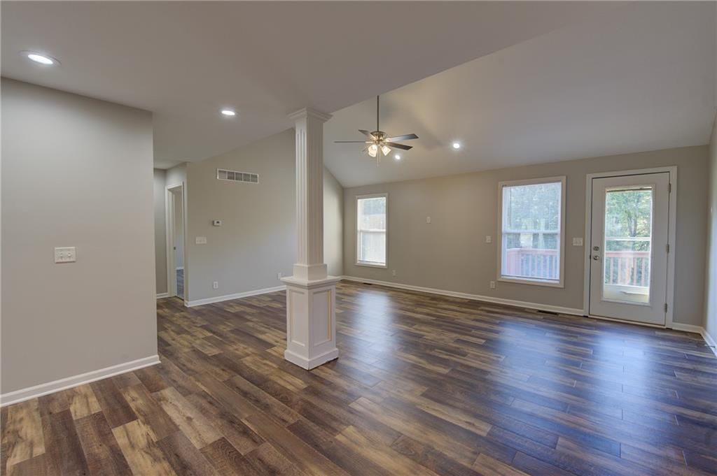 1721 Collins Drive — photo 7