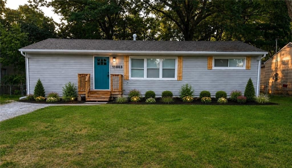 11003 Cambridge Avenue — photo 1