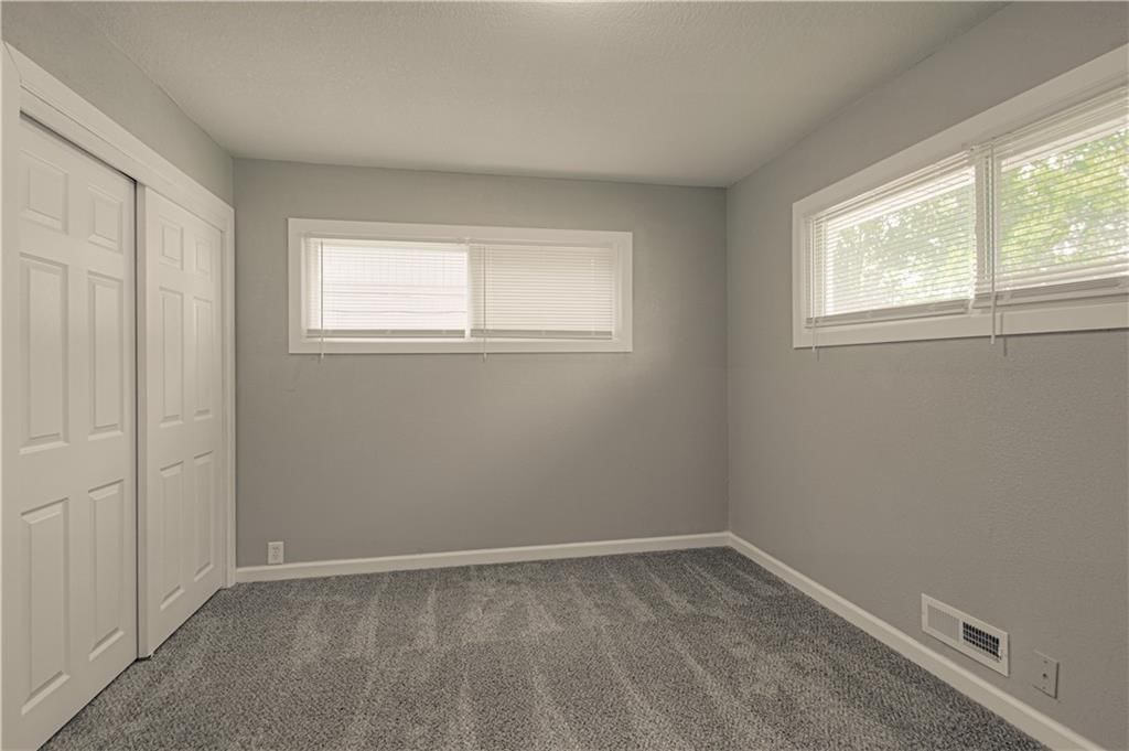 11003 Cambridge Avenue — photo 13