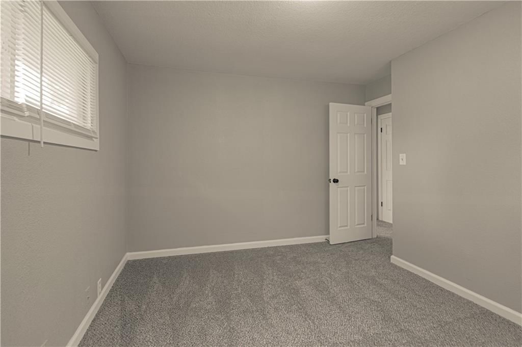 11003 Cambridge Avenue — photo 14