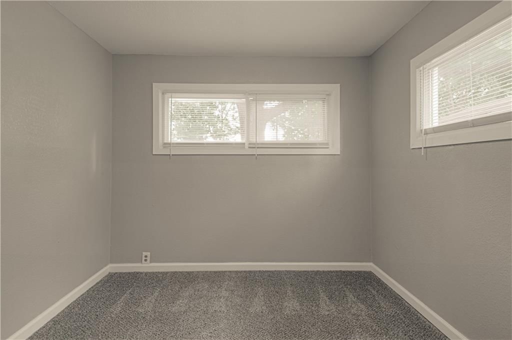 11003 Cambridge Avenue — photo 16