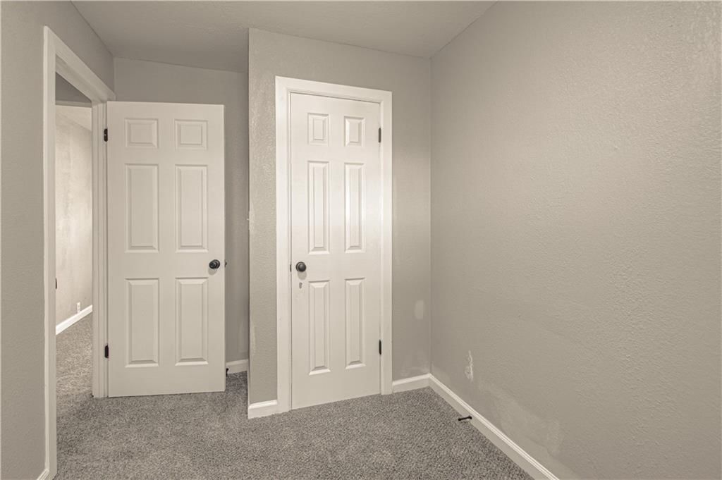 11003 Cambridge Avenue — photo 20