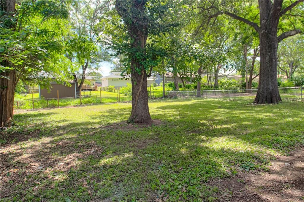 11003 Cambridge Avenue — photo 25