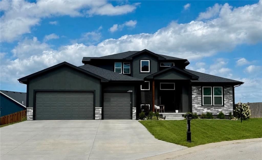 2705 Meadowbrook Court — photo 1