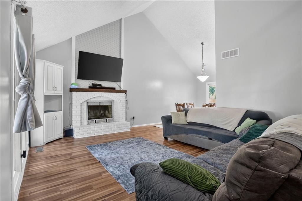 11603 W 77th Street — photo 2