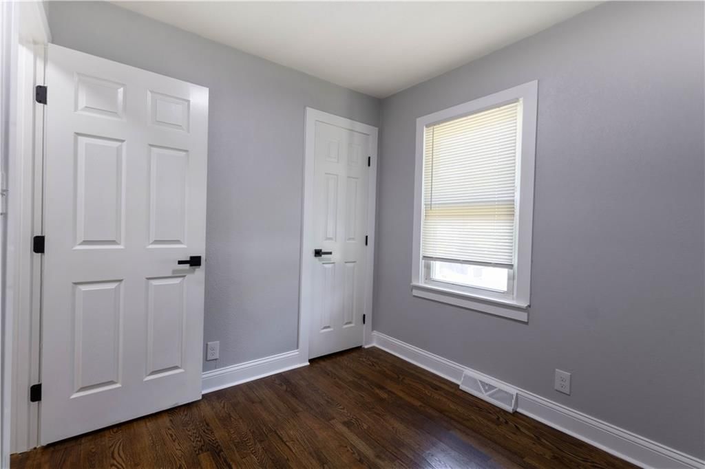 6409 N Woodland Avenue — photo 23