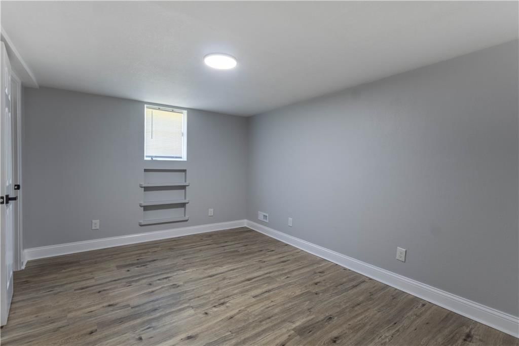 6409 N Woodland Avenue — photo 29