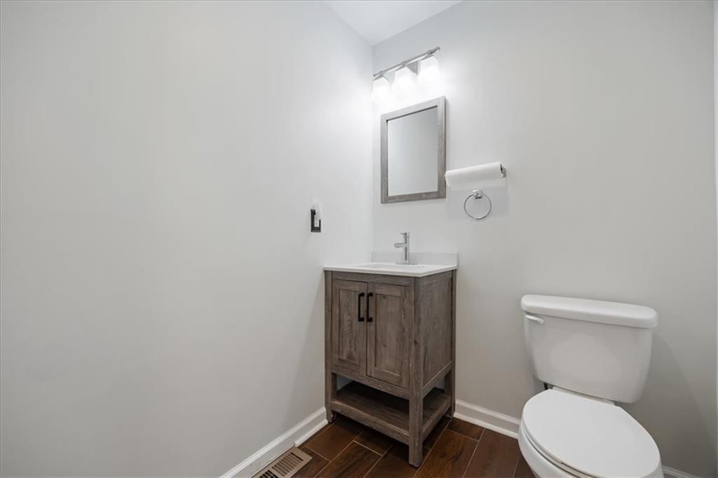 2939 WAYNE Avenue — photo 11