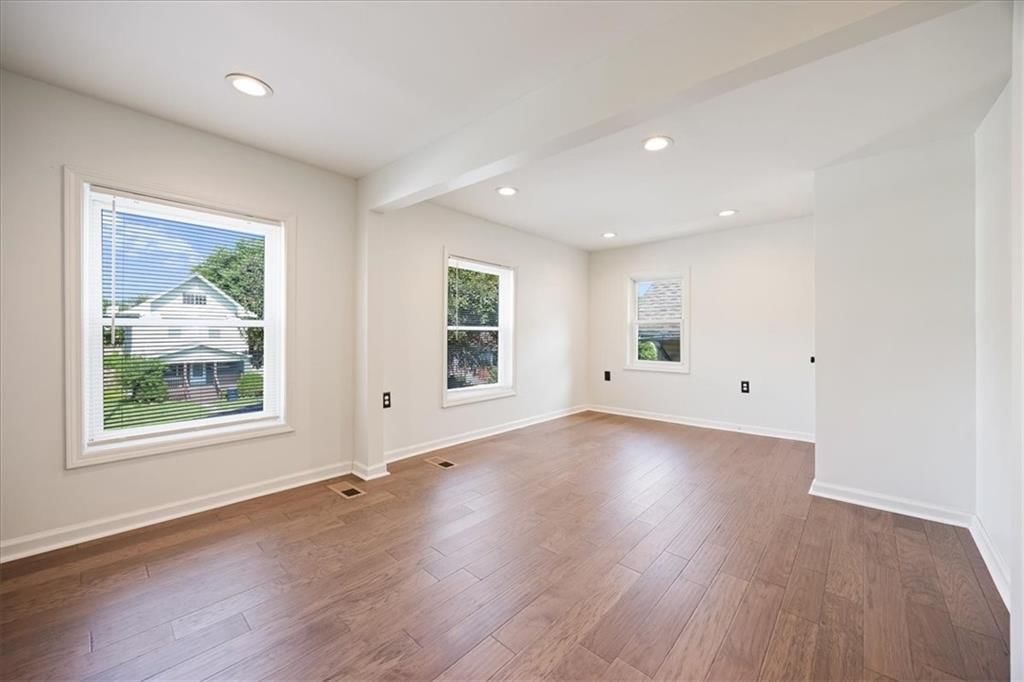 2939 WAYNE Avenue — photo 12