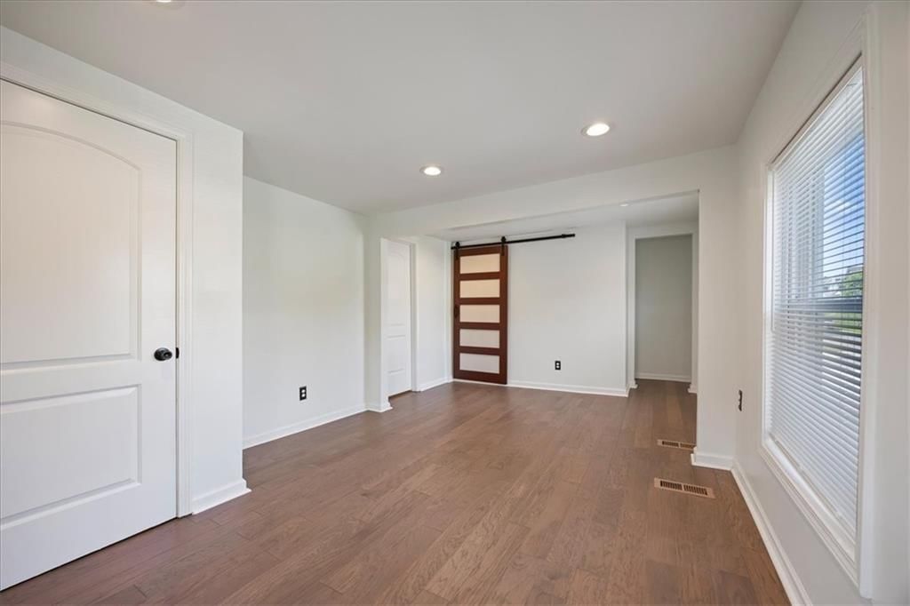 2939 WAYNE Avenue — photo 13