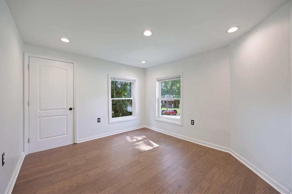 2939 WAYNE Avenue — photo 15