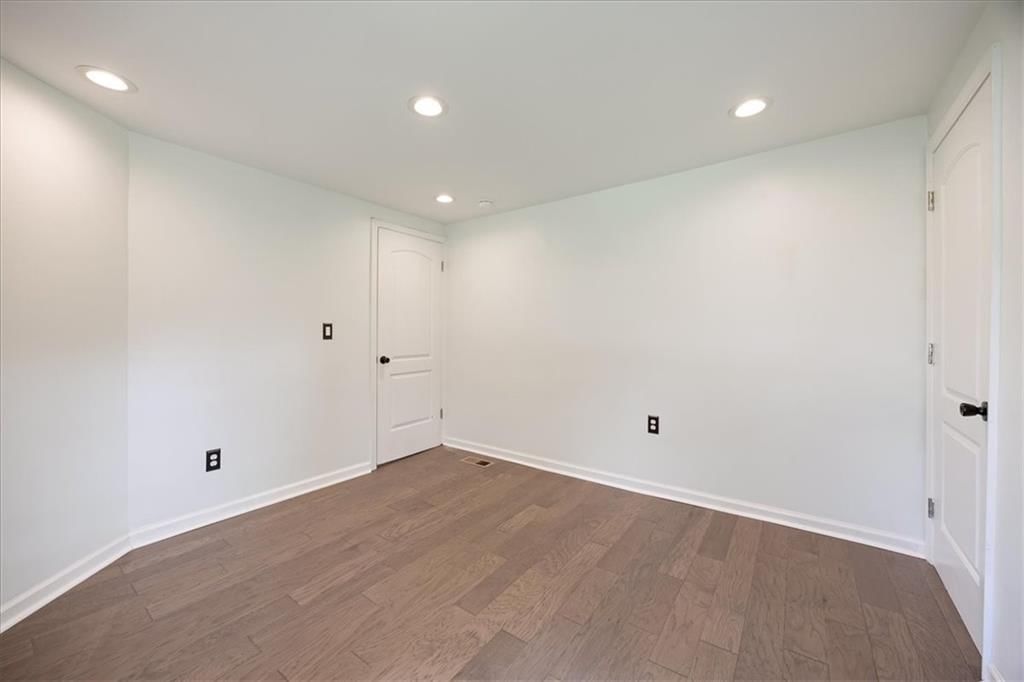 2939 WAYNE Avenue — photo 16