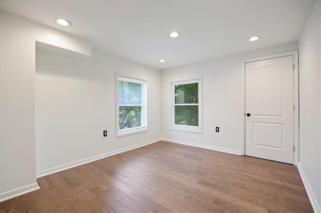 2939 WAYNE Avenue — photo 19