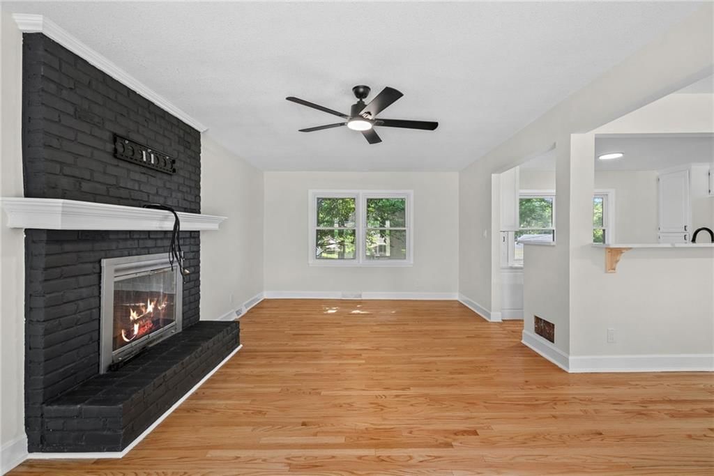 10810 Oak Street — photo 11