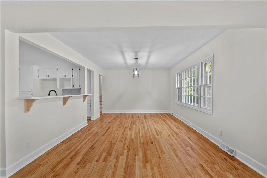 10810 Oak Street — photo 12