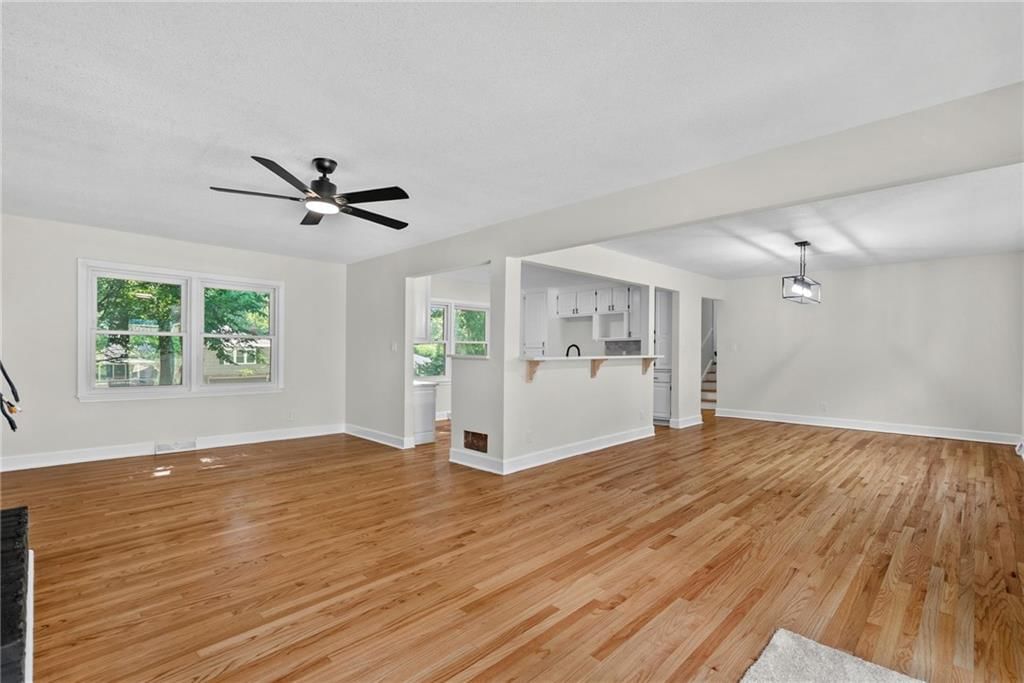 10810 Oak Street — photo 13