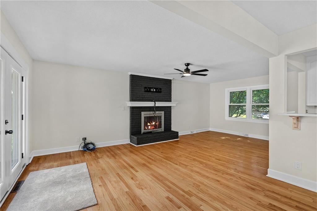 10810 Oak Street — photo 14