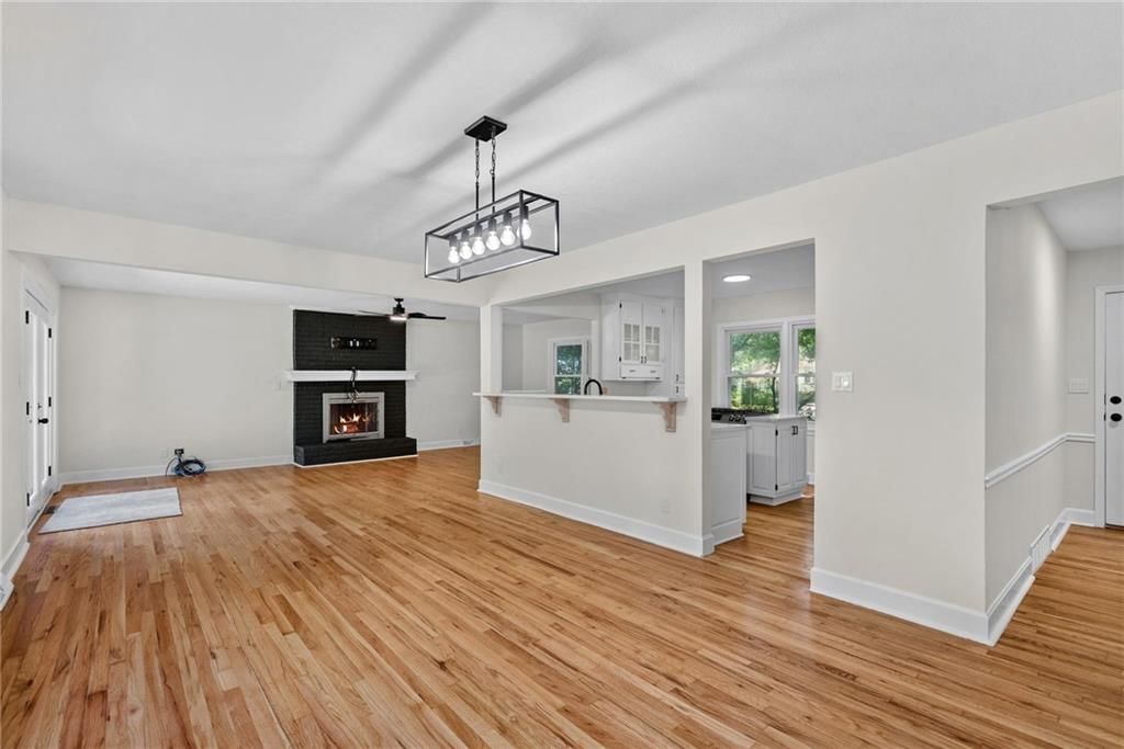10810 Oak Street — photo 15