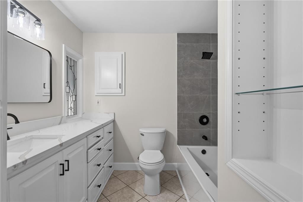 10810 Oak Street — photo 22