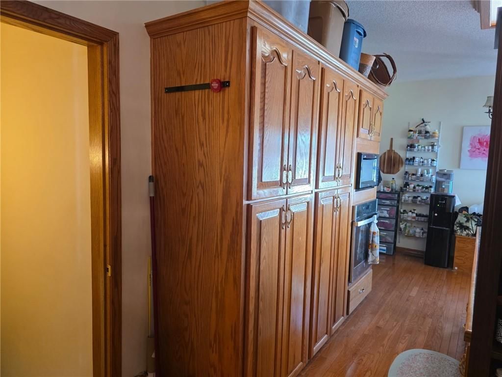 301 Walnut Street — photo 16