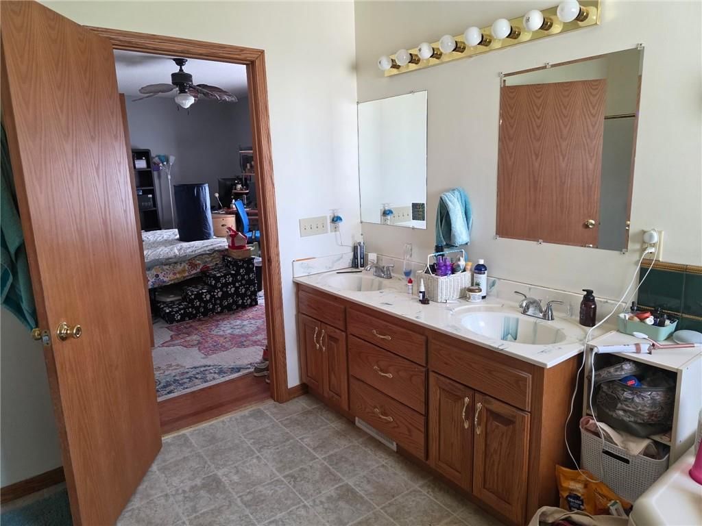 301 Walnut Street — photo 23