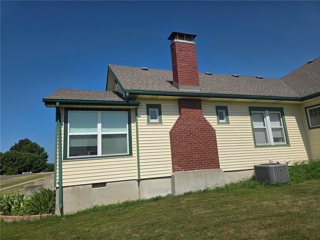 301 Walnut Street — photo 28