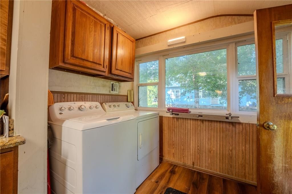 325 W Montgomery Street — photo 10