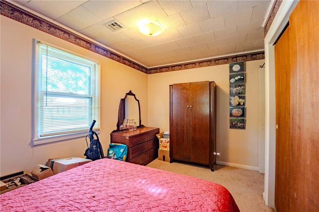 325 W Montgomery Street — photo 17